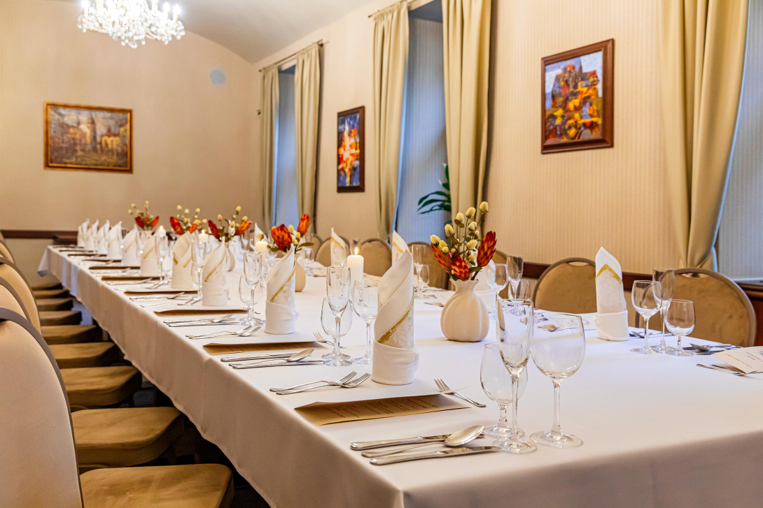 Rotary salónik Hotel Bankov Košice