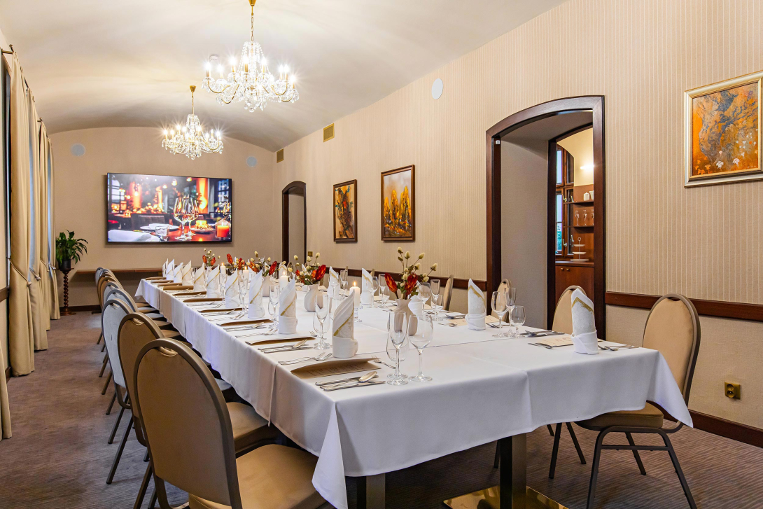 Rotary salónik Hotel Bankov Košice